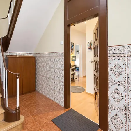 27 A Graca, Free Private Parking And Balcony *
