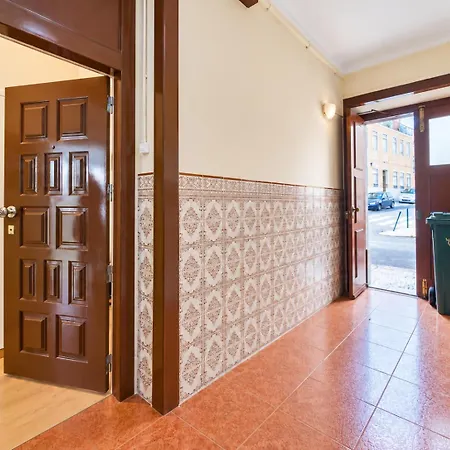 27 A Graca, Free Private Parking And Balcony Διαμέρισμα