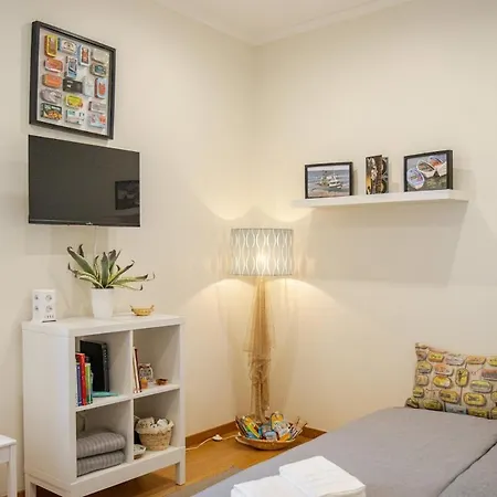 Апартаменты Balcony With View Graca Free Parking Лиссабон