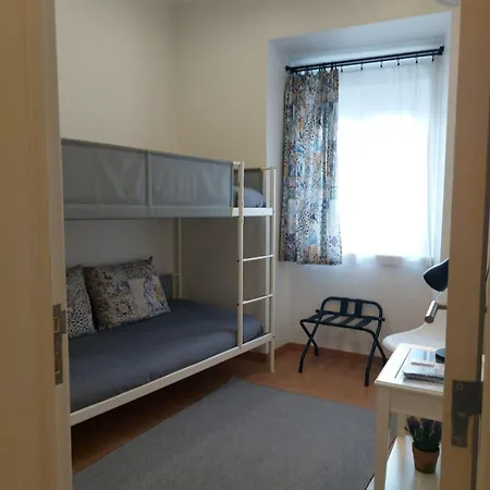 Balcony With View Graca Free Parking Апартаменты Лиссабон