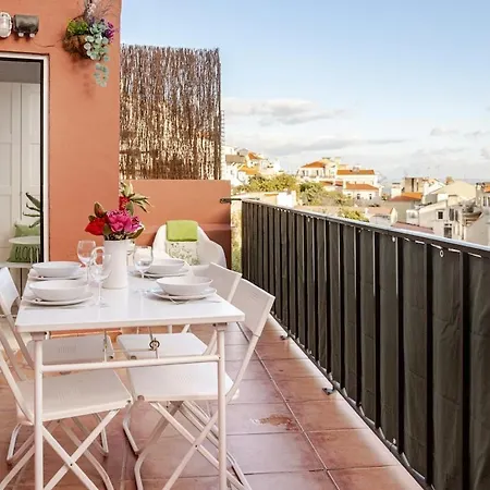 Balcony With View Graca Free Parking Apartment