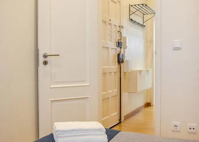 Balcony With View Graca Free Parking