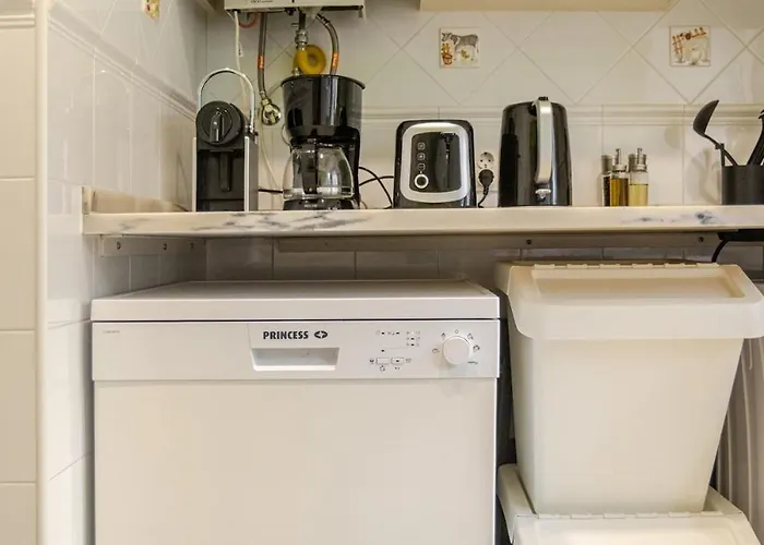 Balcony With View Graca Free Parking شقة