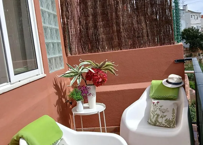 Balcony With View Graca Free Parking شقة